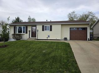 3615 Hillcrest Rd, Dubuque, IA 52002