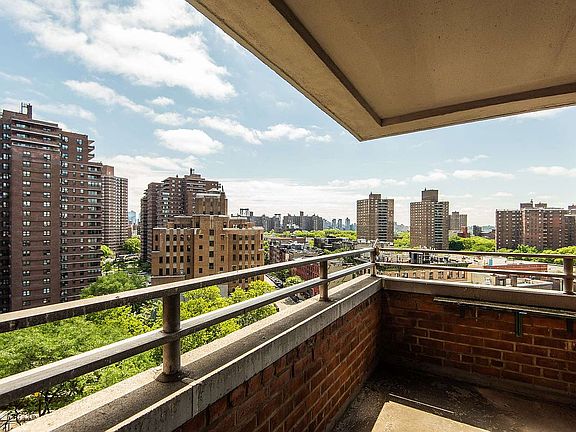 2nd image of 210 Broadway Unit J1106