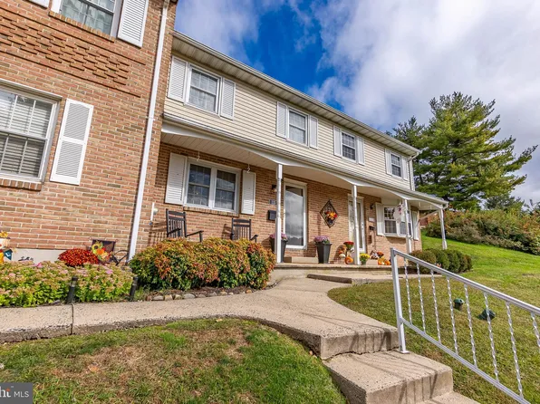 115 Village Dr, Boyertown, PA 19512
