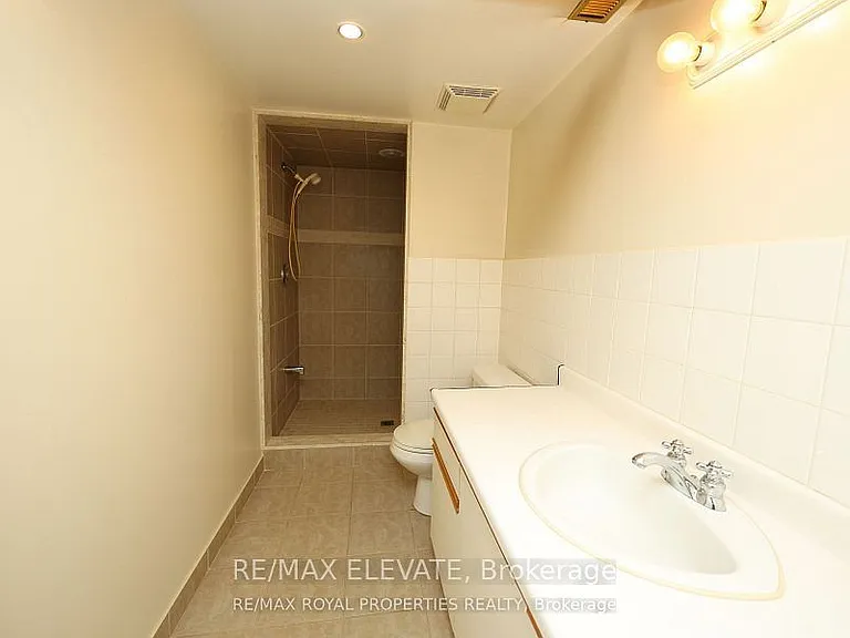 14 Mozart Ave — Photo 5