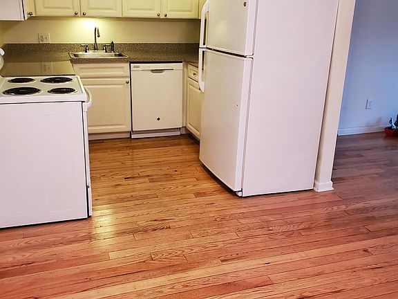 5th image of 330 Shore Dr APT C-17