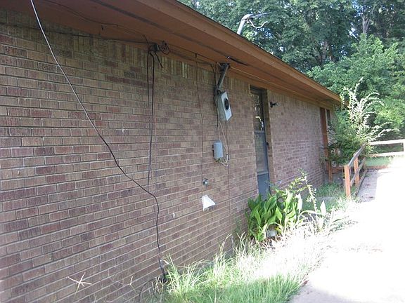 3rd image of 110 Martinez St