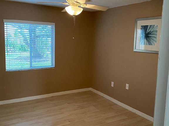 3rd image of 2716 Hidden Lake Blvd Unit B