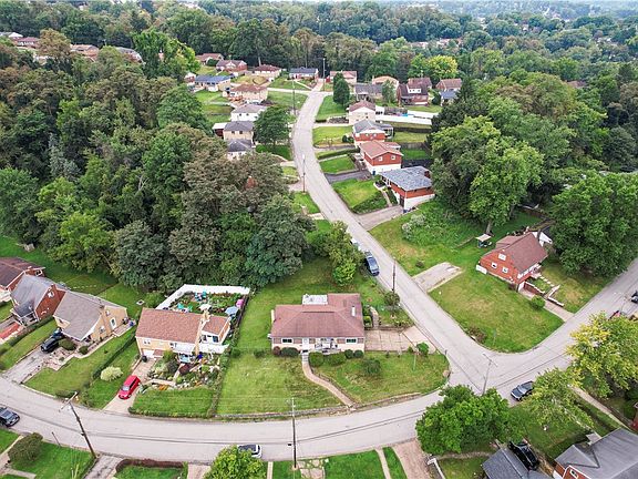 3rd image of 11204 Azalea Dr