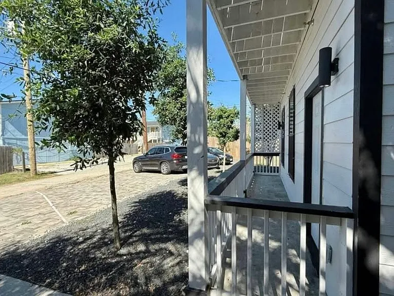 920 Avenue L #A — Photo 6