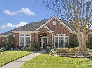 1004 Pine Cone Ln, Friendswood, TX 77546