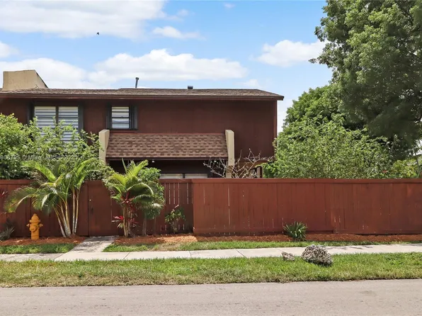 6977 SW 115th Pl #B33, Miami, FL 33173