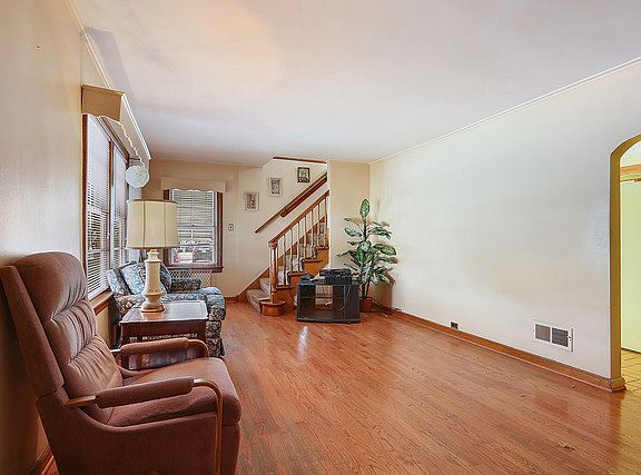 3rd image of 7830 Nashville Ave