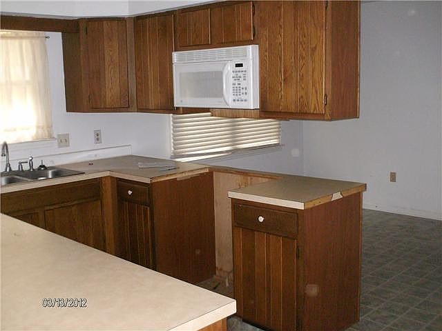 2nd image of 803 Knobcone Ct