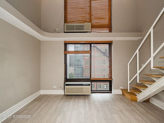 3rd image of 1221 N Dearborn Pkwy #1605S