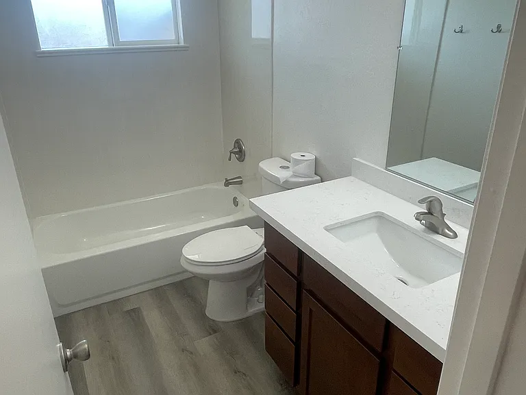 551 S Hobson #5 — Photo 6