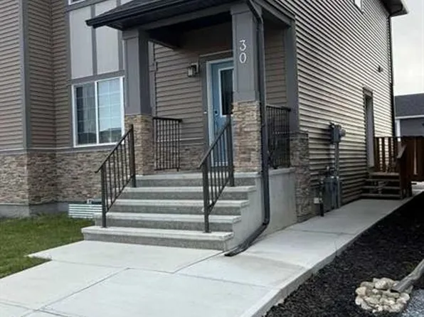 30 Emberside Line, Cochrane, AB T4C 3A8
