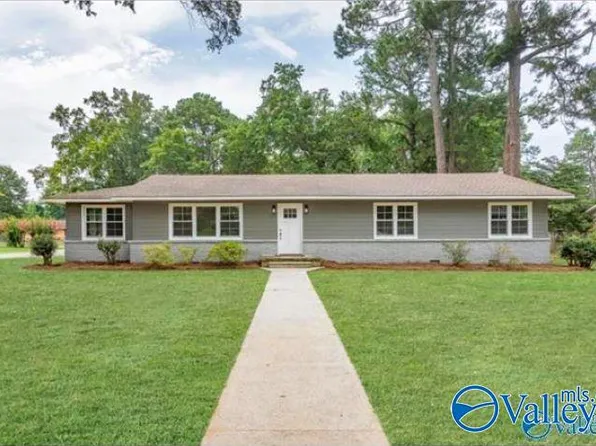 1319 Sheraton St SE, Decatur, AL 35603