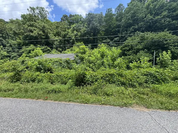 3151 Seng Creek Rd, Whitesville, WV 25209