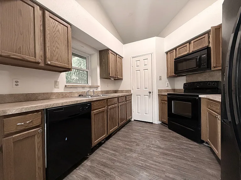 1334 Mimosa Ln — Photo 10