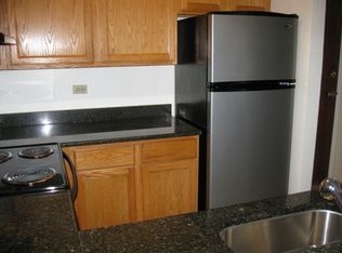 5650 Abbey Dr APT 2H, Lisle, IL 60532