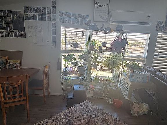 4th image of 1227 Silica Ave