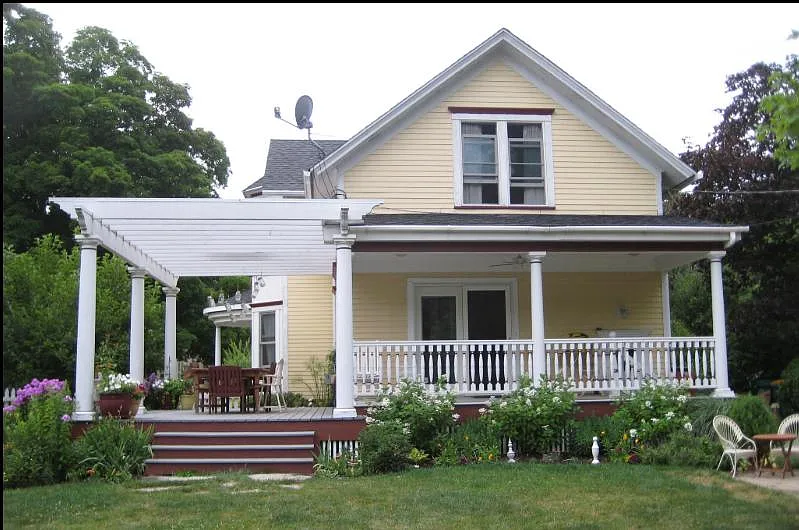 Building Photo - 14927 S Bartlett Ave