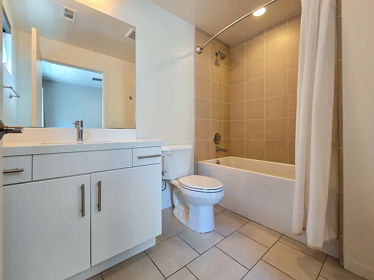 2926 Rowena Ave #2 — Photo 15