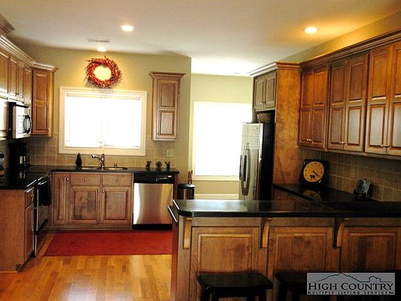 4th image of 40 Club Villa Drive