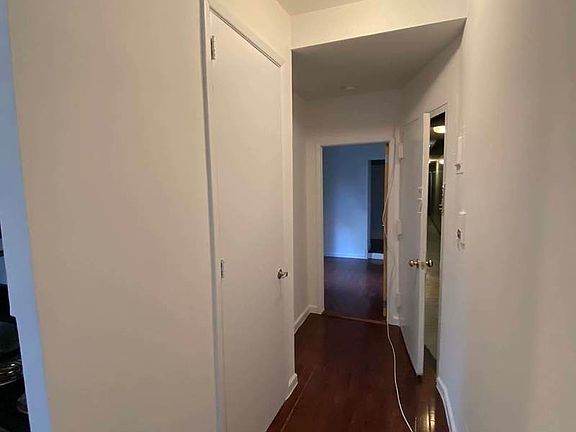 4th image of 107 Thompson St #2DA