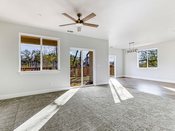4th image of 22385 Blue Ridge Mountain Dr