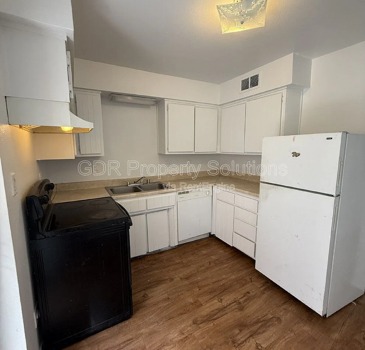 2 bed, 1.0 bath, $950 — Photo 1