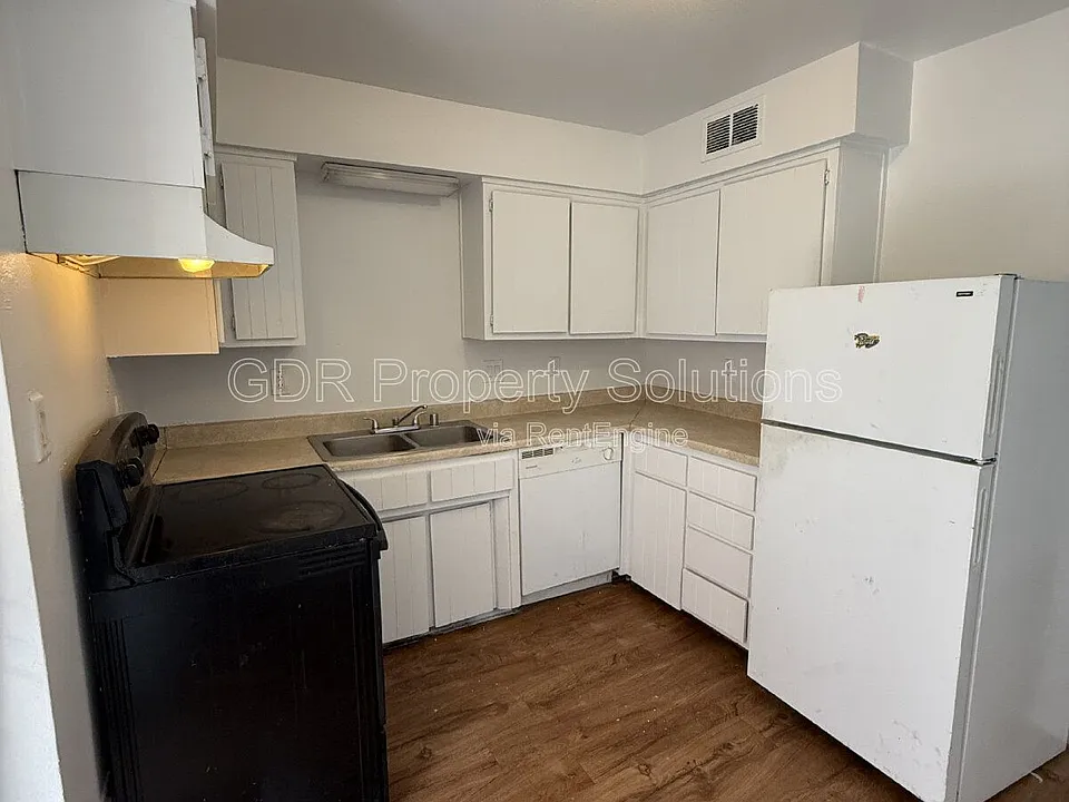 1928 Buena Vista Dr SE #A