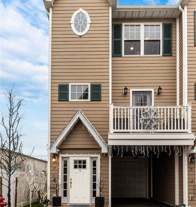 1st image of 17 Hearthstone Ct