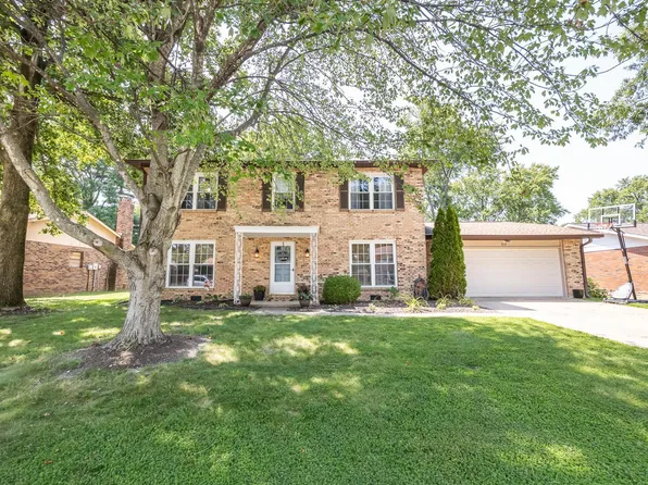 211 Debra Dr, Fairview Heights, IL 62208