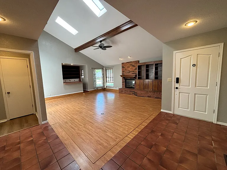 1302 Briar Creek Rd — Photo 4