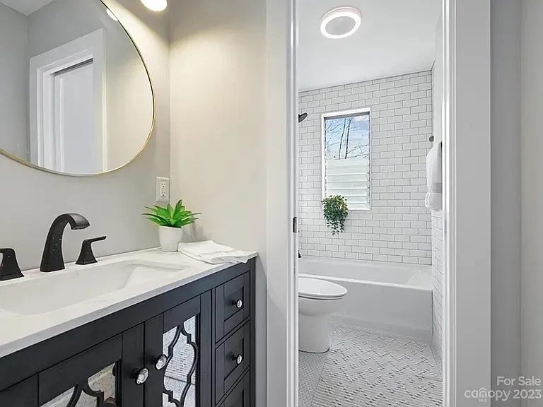 1016 Patton St — Photo 9
