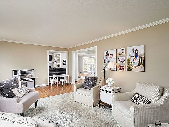 4th image of 8254 Westhill Dr