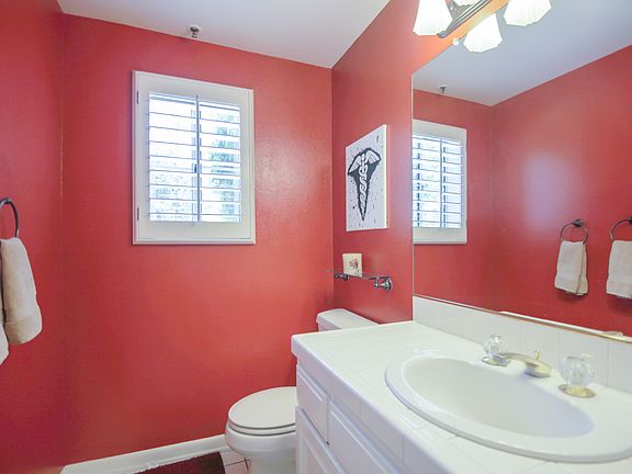 2nd image of 4139 Cahuenga Blvd APT 111