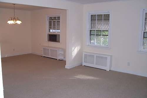 2nd image of 407 Longwood Ave