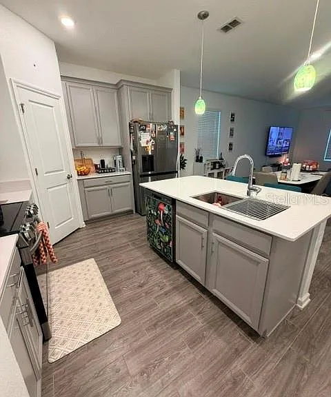 1704 Friendship Row — Photo 11