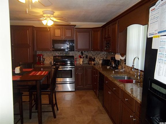 3rd image of 65 Evergreen Lane