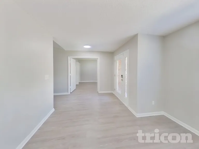 6676 Southern Oaks Dr — Photo 6