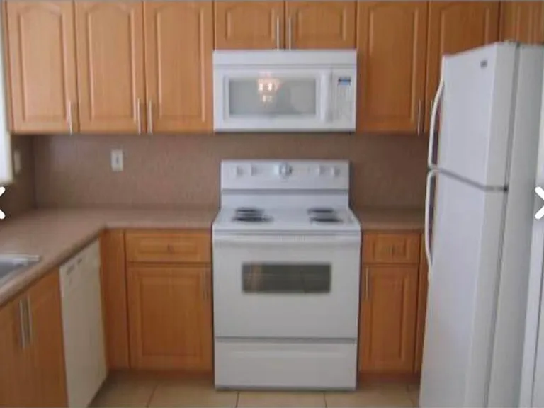 2650 SE 16th Ter #100 — Photo 16