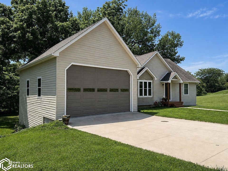 1st image of 17587 Lakeshore Dr