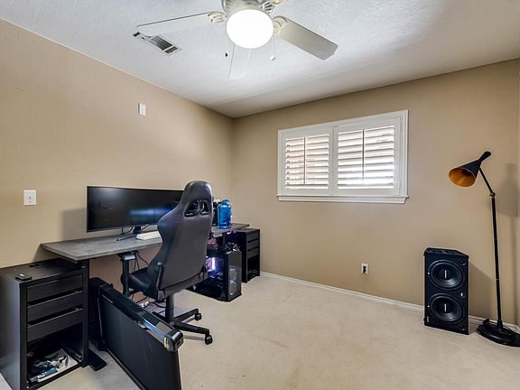 4th image of 3300 Lynbrook Dr