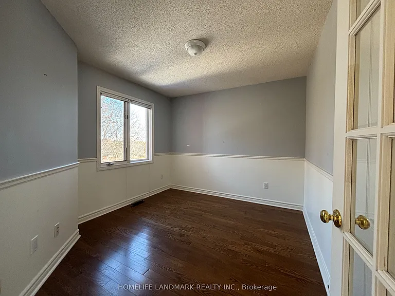 109 Carlyle Cres — Photo 16