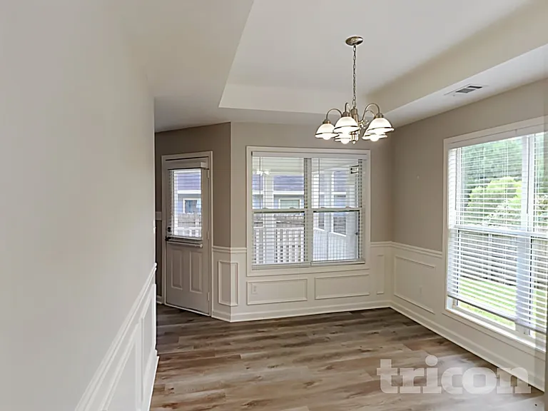 104 Logan Creek Ct — Photo 4