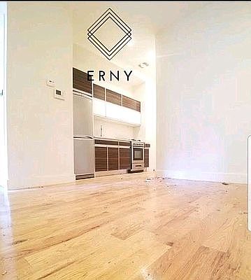 4th image of 490 Kosciuszko St APT 3L