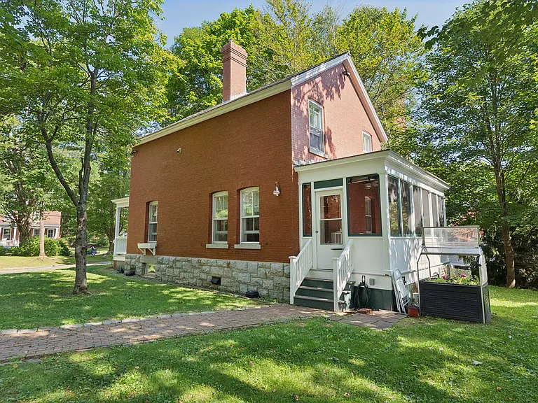 171 Diamond Ave — Photo 42