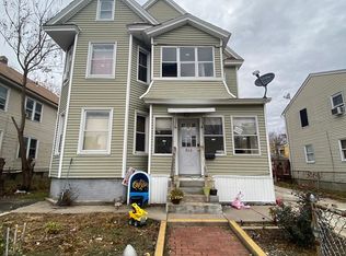 862 Carew St, Springfield, MA 01104