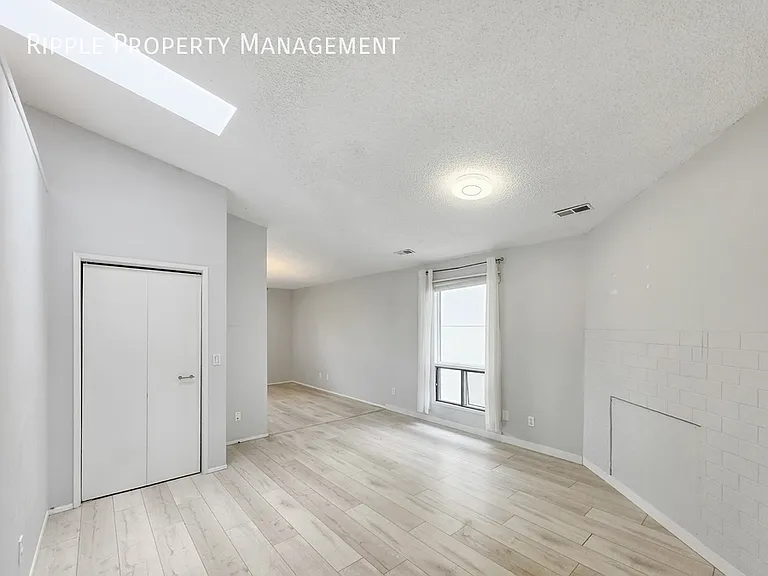 4534B Stanley Rd SW #UPPER — Photo 5