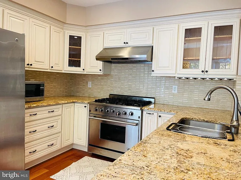 1 Cromwell Ct — Photo 12