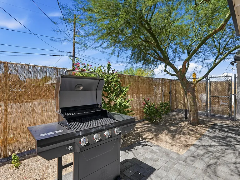 1421 E Roosevelt St #1 — Photo 23