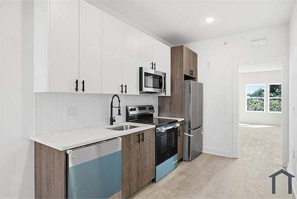1st image of 669 N 39th St #3